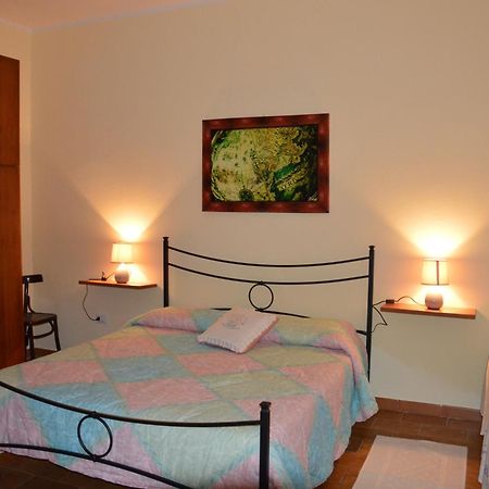 B&B Domus De Janas Sedini Habitación foto