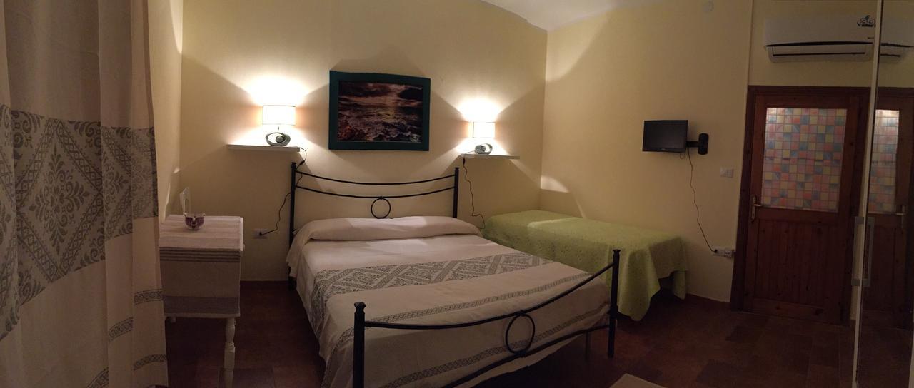 B&B Domus De Janas Sedini Habitación foto
