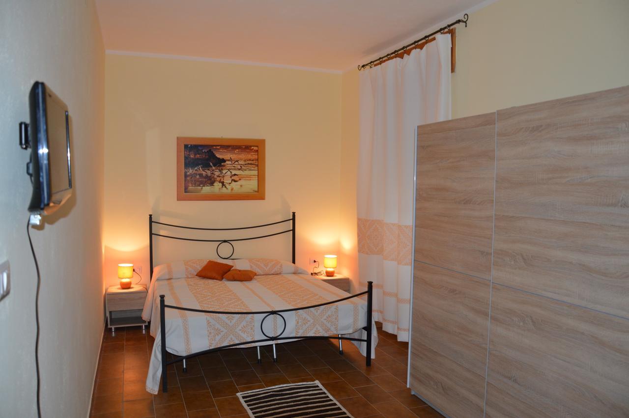 B&B Domus De Janas Sedini Habitación foto