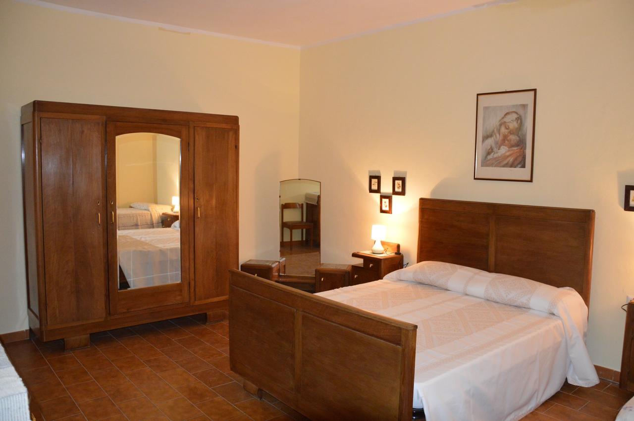B&B Domus De Janas Sedini Habitación foto
